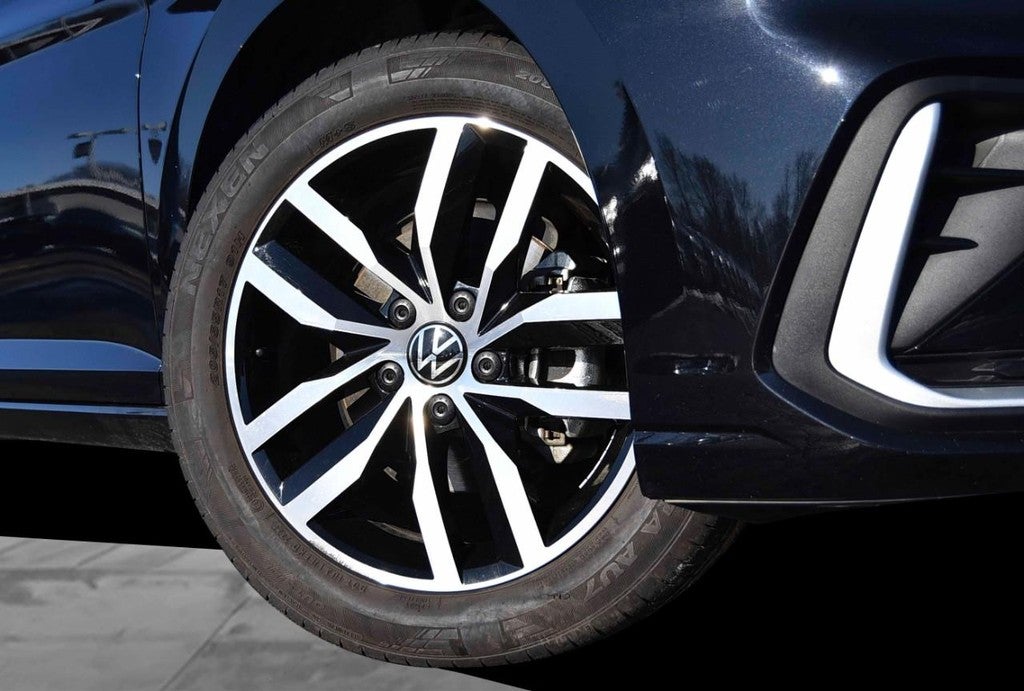 2025 Volkswagen Jetta SE Auto