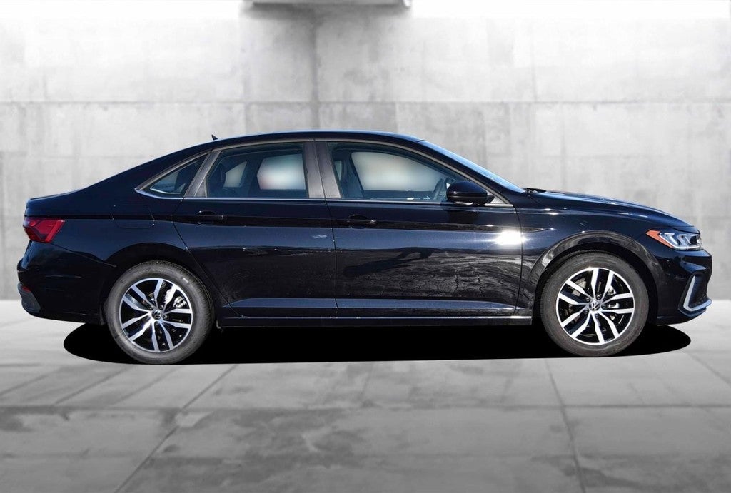 2025 Volkswagen Jetta SE Auto