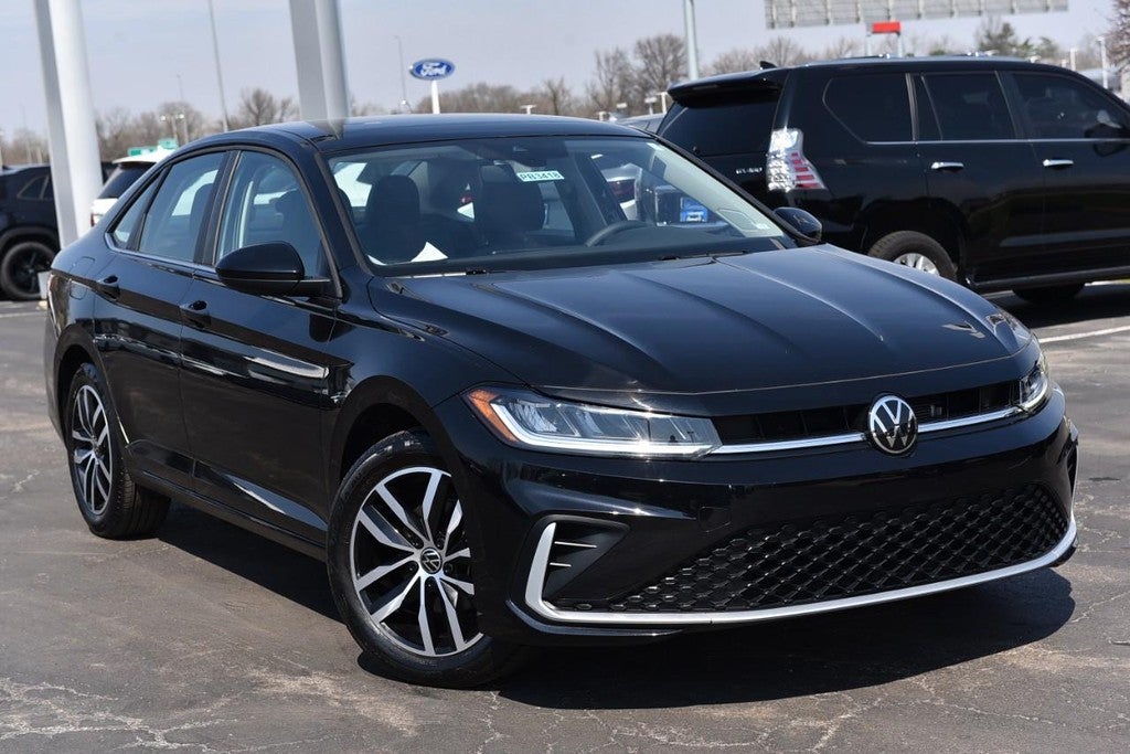 2025 Volkswagen Jetta SE Auto