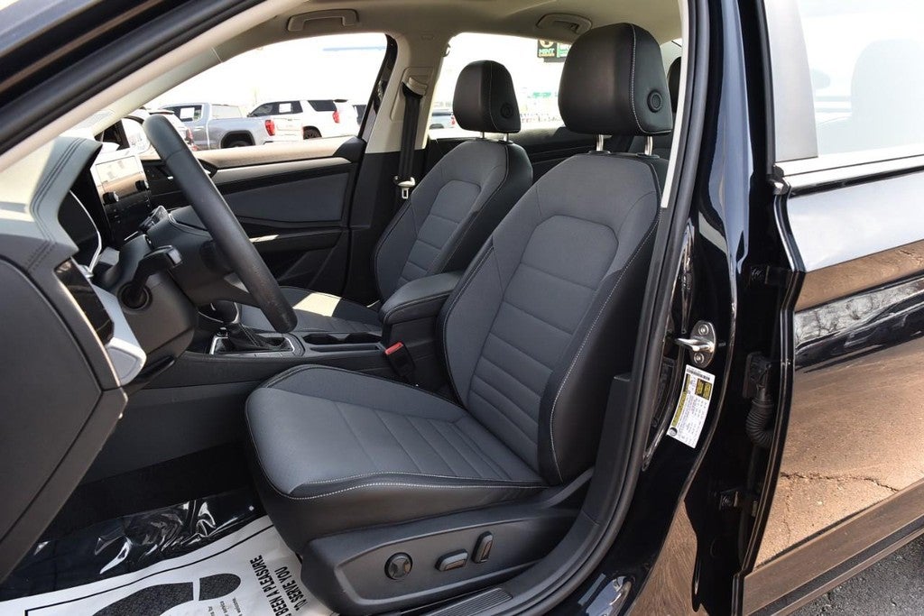 2025 Volkswagen Jetta SE Auto