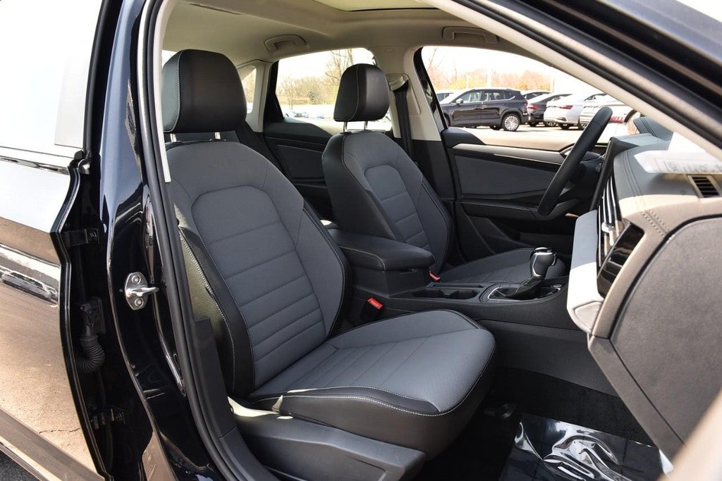 2025 Volkswagen Jetta SE Auto