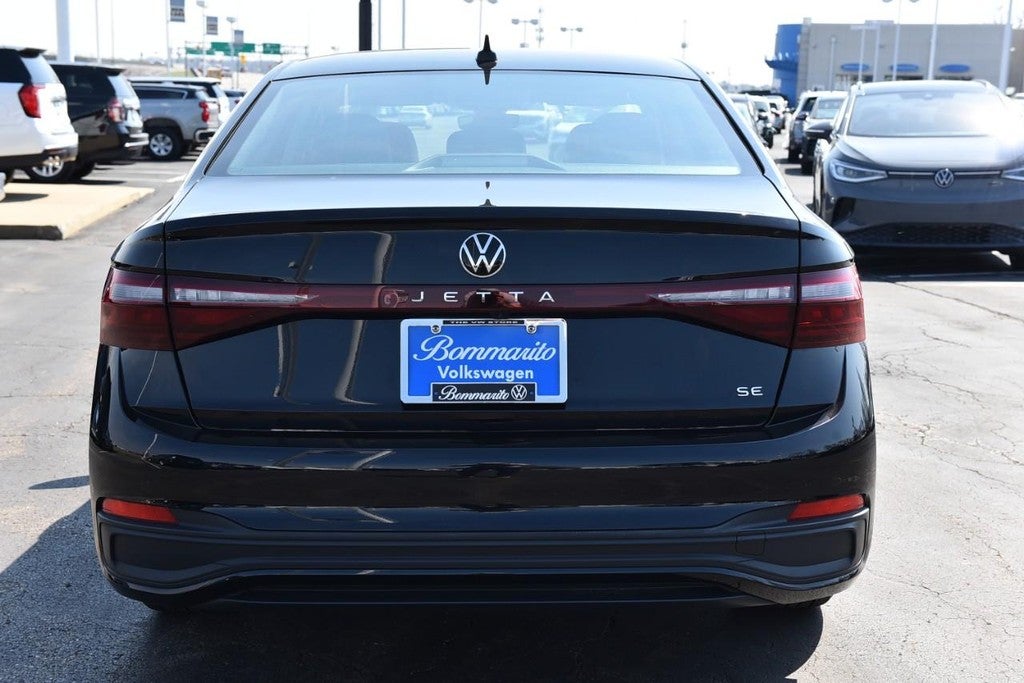 2025 Volkswagen Jetta SE Auto