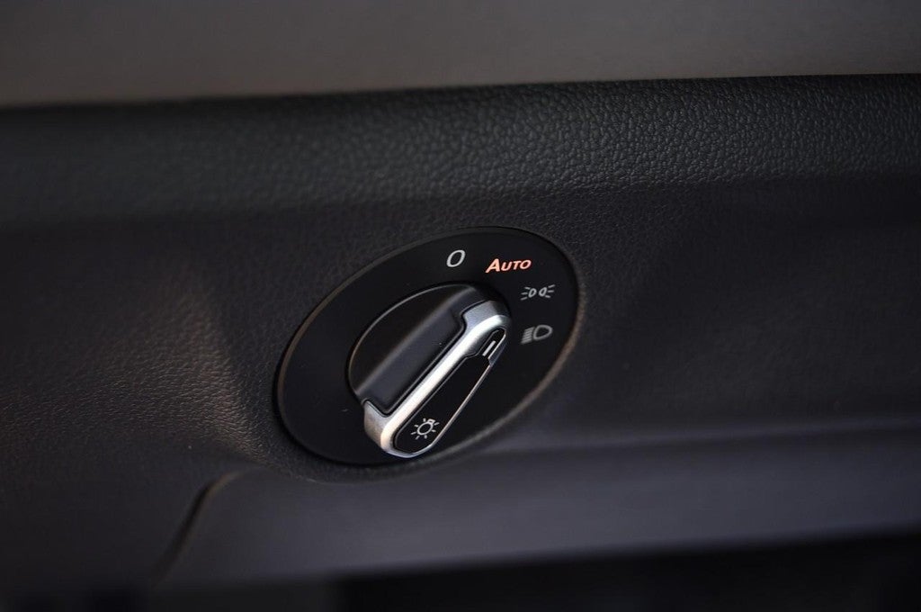 2025 Volkswagen Jetta SE Auto