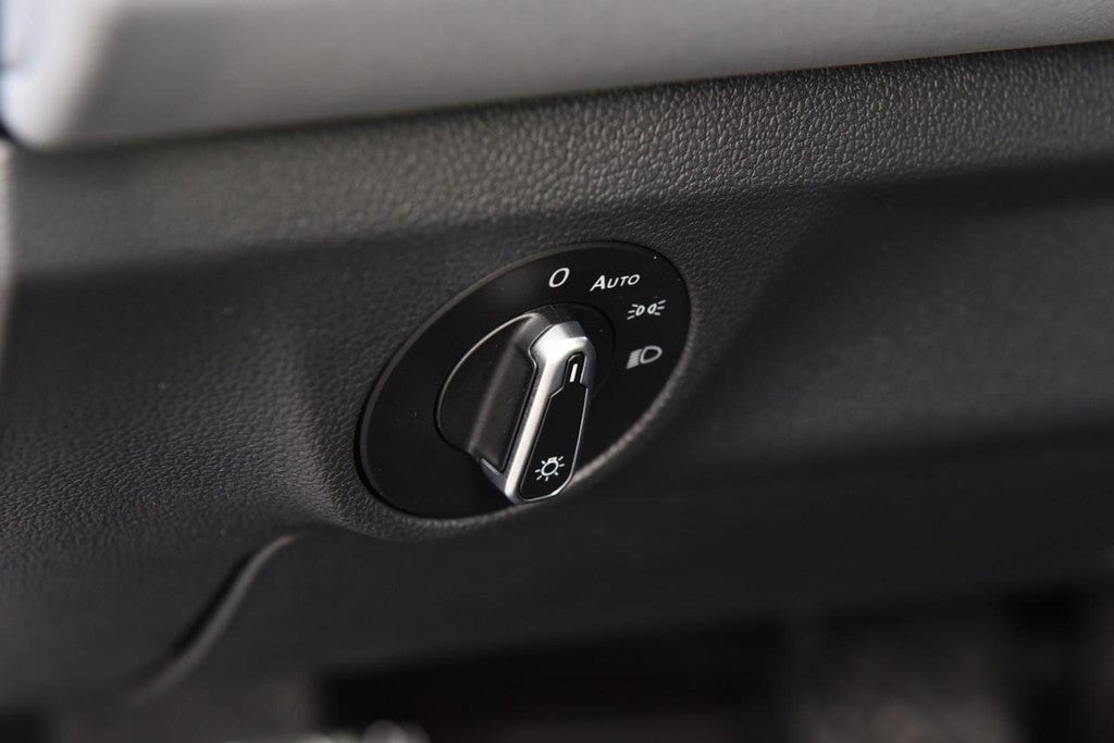 2025 Volkswagen Jetta SE Auto