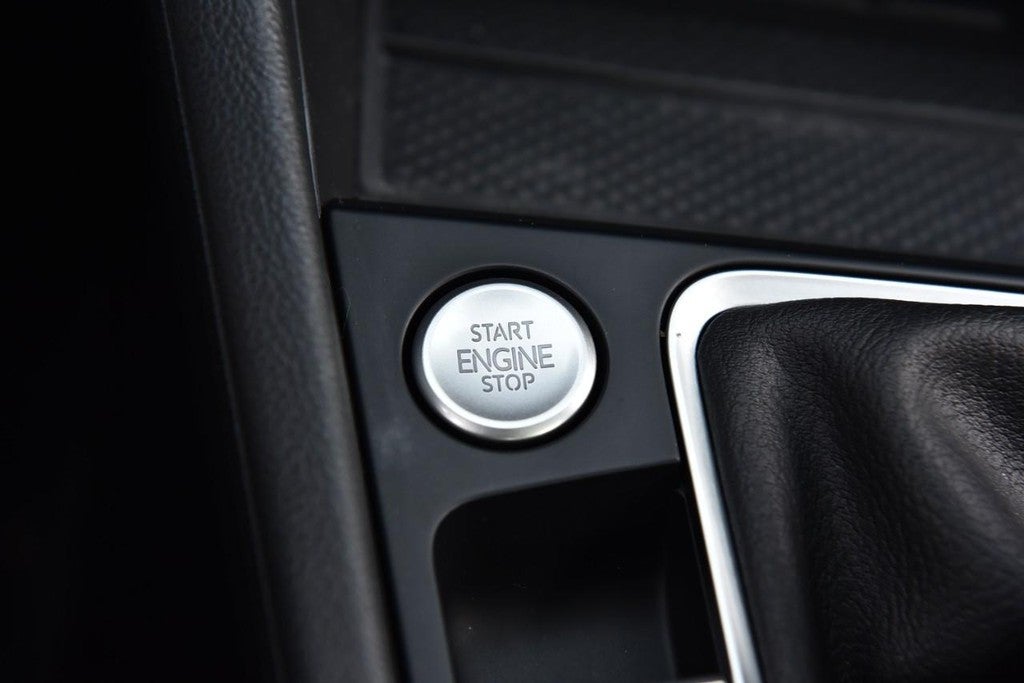 2025 Volkswagen Jetta SE Auto