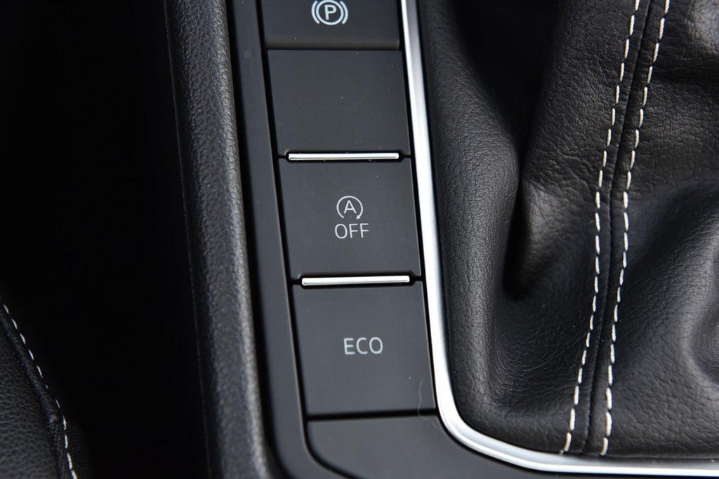 2025 Volkswagen Jetta SE Auto