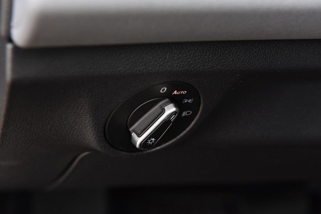 2025 Volkswagen Jetta SE Auto