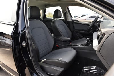 2025 Volkswagen Jetta SE Auto