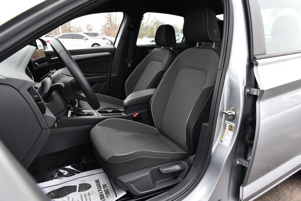 2025 Volkswagen Jetta Sport Auto