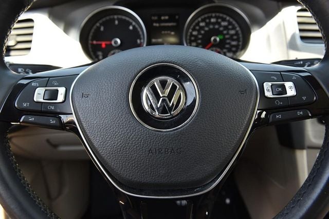 2015 Volkswagen Golf SportWagen SE