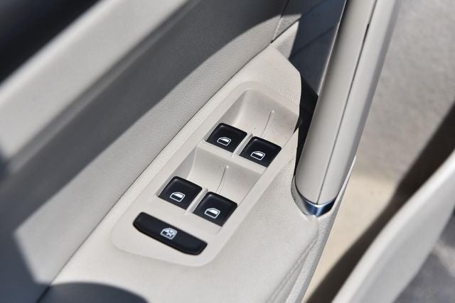 2015 Volkswagen Golf SportWagen SE