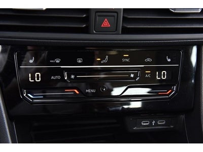 2025 Volkswagen Jetta SE Auto