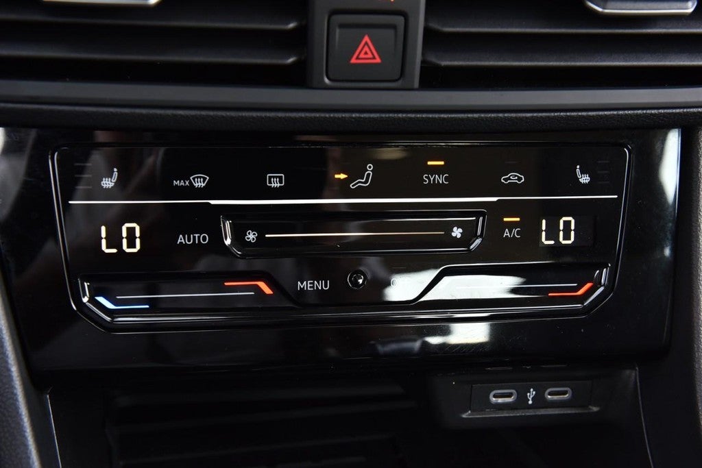 2025 Volkswagen Jetta SE Auto