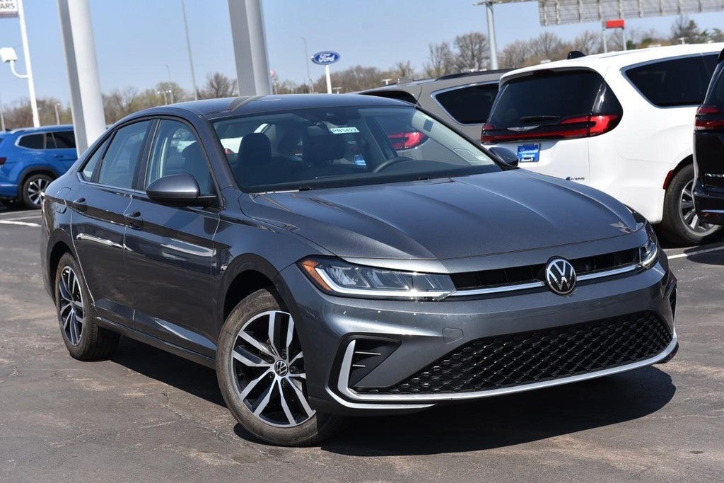 2025 Volkswagen Jetta SE Auto