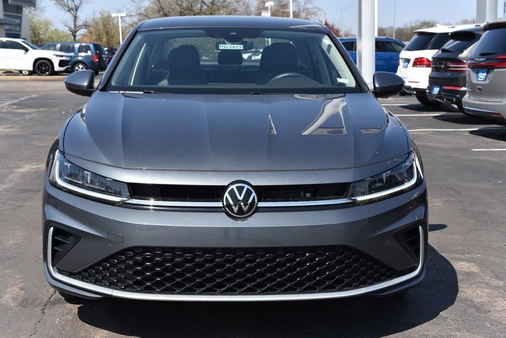 2025 Volkswagen Jetta SE Auto