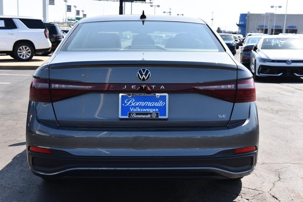 2025 Volkswagen Jetta SE Auto