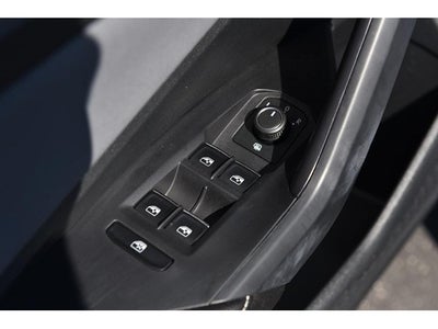 2025 Volkswagen Jetta SE Auto