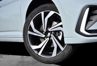 2026 Volkswagen Jetta SEL Auto