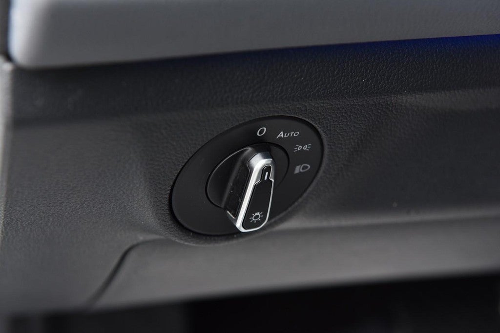 2025 Volkswagen Jetta SEL Auto