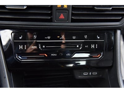 2025 Volkswagen Jetta SEL Auto