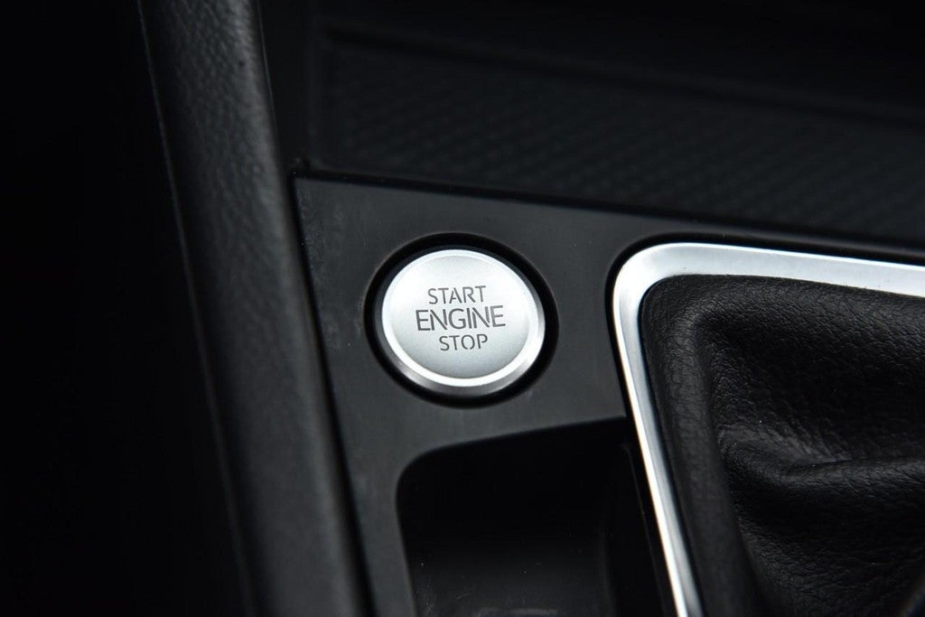 2025 Volkswagen Jetta SEL Auto