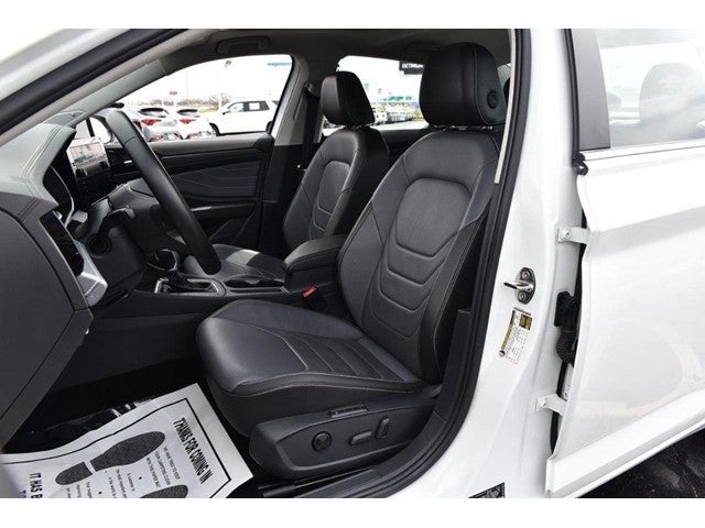 2025 Volkswagen Jetta SEL Auto