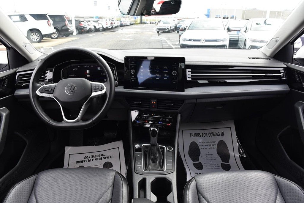 2025 Volkswagen Jetta SEL Auto