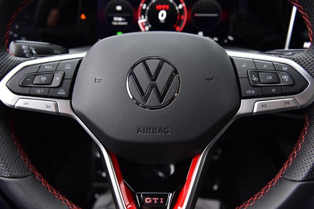 2025 Volkswagen Golf GTI 2.0T SE DSG