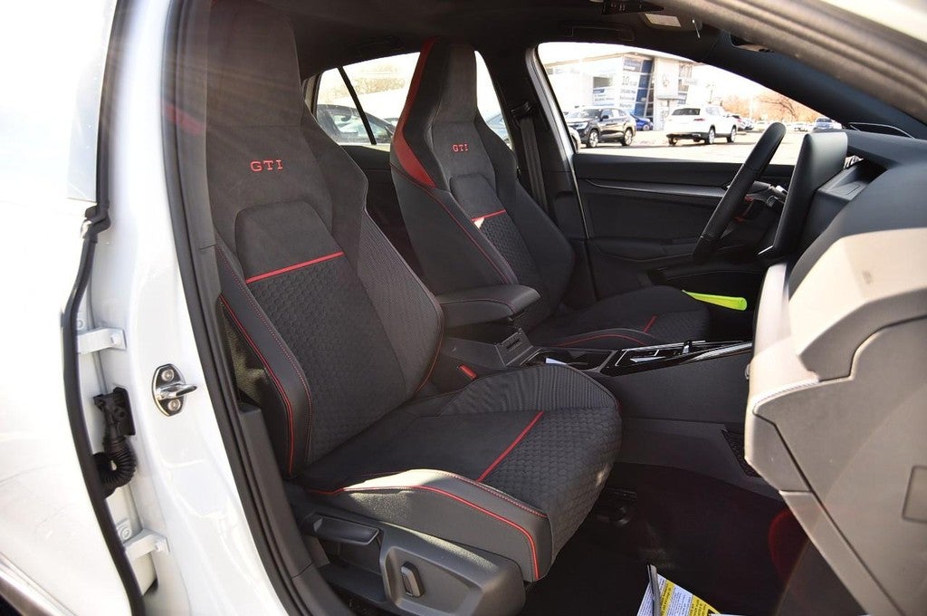 2026 Volkswagen Golf GTI 2.0T SE DSG