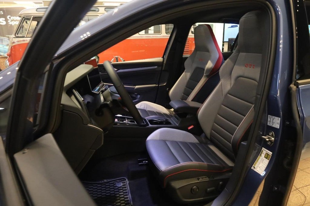 2026 Volkswagen Golf GTI 2.0T Autobahn DSG