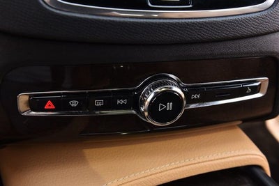 2019 Volvo XC90 T6 Momentum