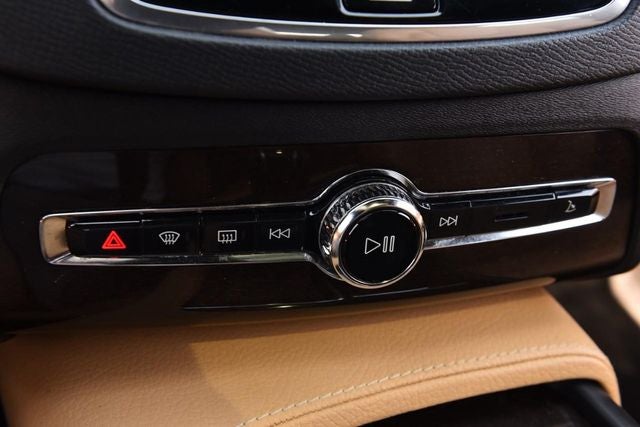 2019 Volvo XC90 T6 Momentum