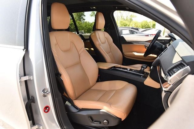 2019 Volvo XC90 T6 Momentum