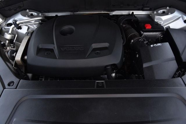 2019 Volvo XC90 T6 Momentum