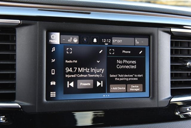 2024 Chrysler Voyager LX