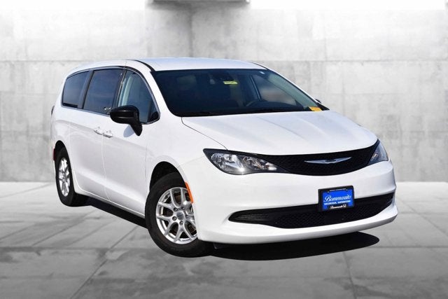 2024 Chrysler Voyager LX