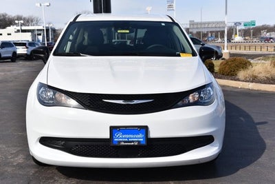 2024 Chrysler Voyager LX