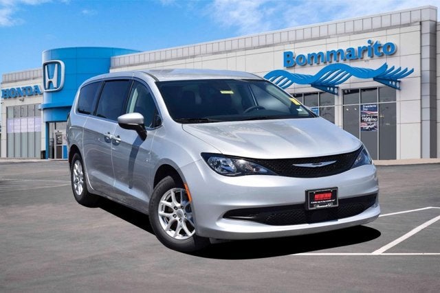 2023 Chrysler Voyager LX