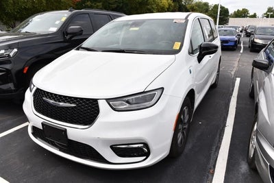 2024 Chrysler Pacifica Hybrid Select