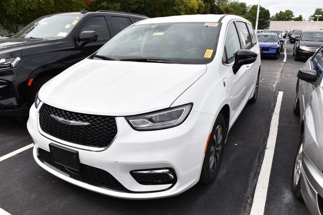 2024 Chrysler Pacifica Hybrid Select