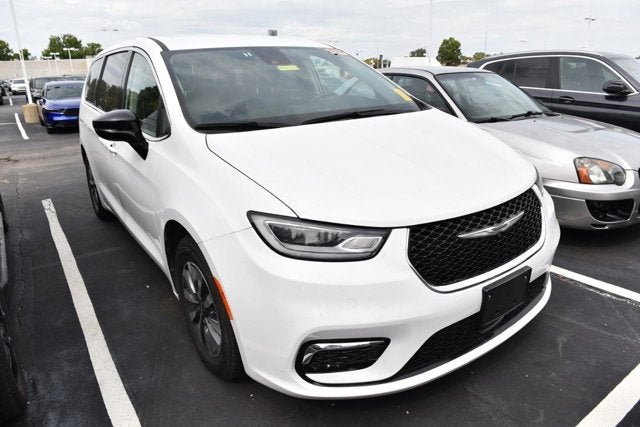 2024 Chrysler Pacifica Hybrid Select