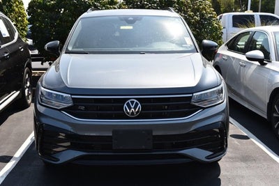 2022 Volkswagen Tiguan SE R-Line Black