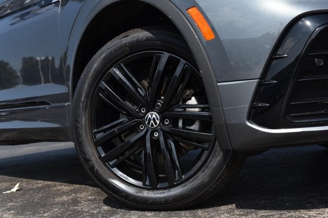 2022 Volkswagen Tiguan SE R-Line Black