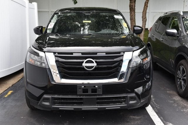 2024 Nissan Pathfinder S