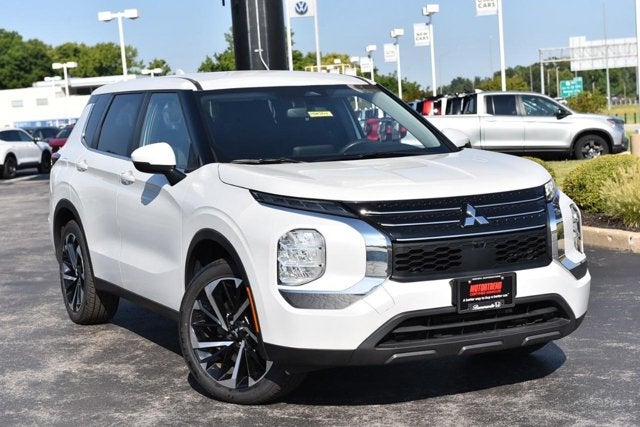 2022 Mitsubishi Outlander ES