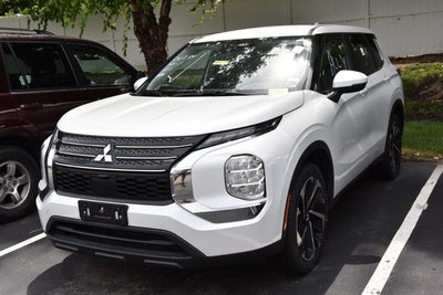 2022 Mitsubishi Outlander ES