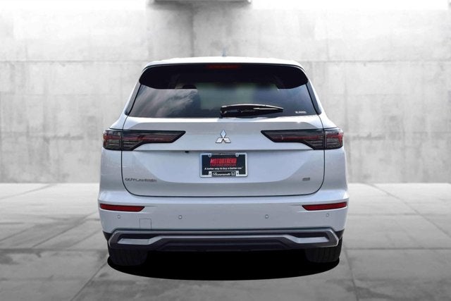 2025 Mitsubishi Outlander SE