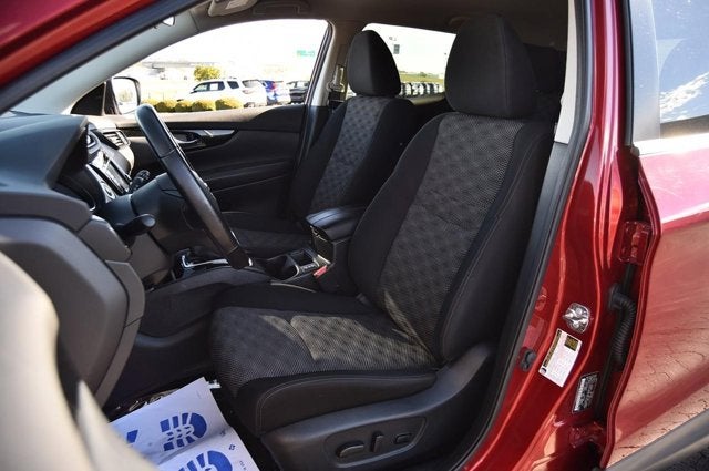 2022 Nissan Rogue Sport SV