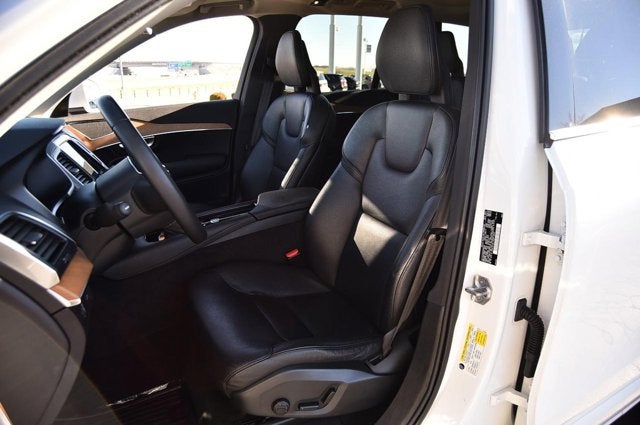 2021 Volvo XC90 Momentum