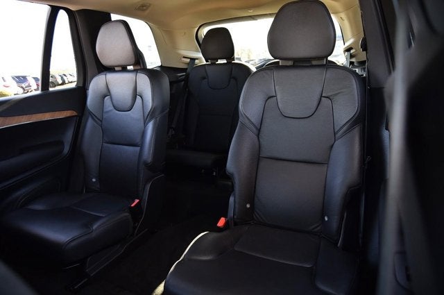 2021 Volvo XC90 Momentum